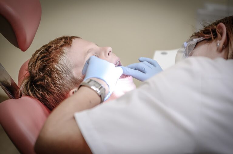 Dental Implant Insurance in Southsea & Old Portsmouth Cut Costs, Not Quality (2025 Guide)